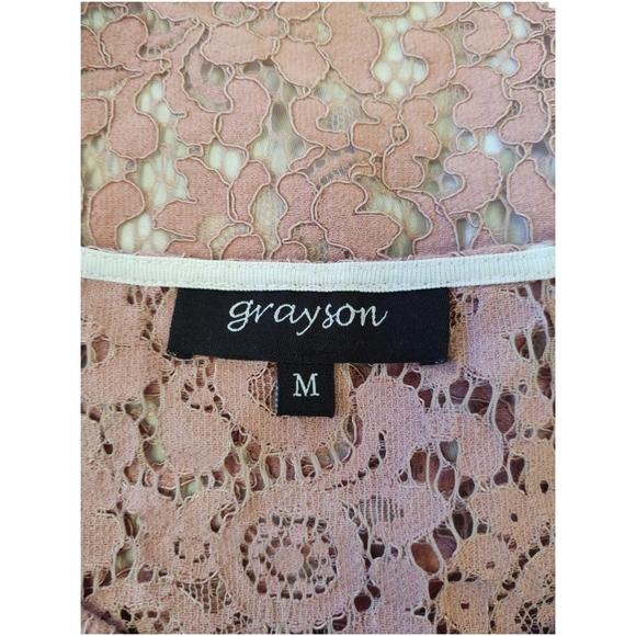 Grayson Dusty Rose Lace Short Sleeve Top Front is Lined Size Medium - Picture 9 of 12
